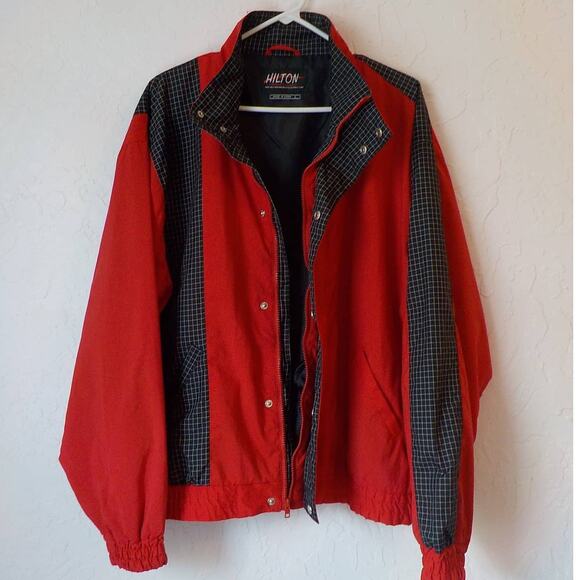 Hilton Corp Men Large Wind Jacket Red Black Color Block Elastic Waist Pocket Zip - Picture 1 of 13